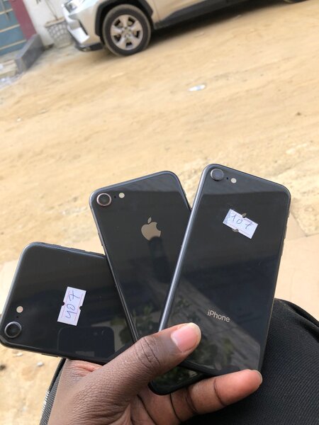 iPhone 8 casi neuf