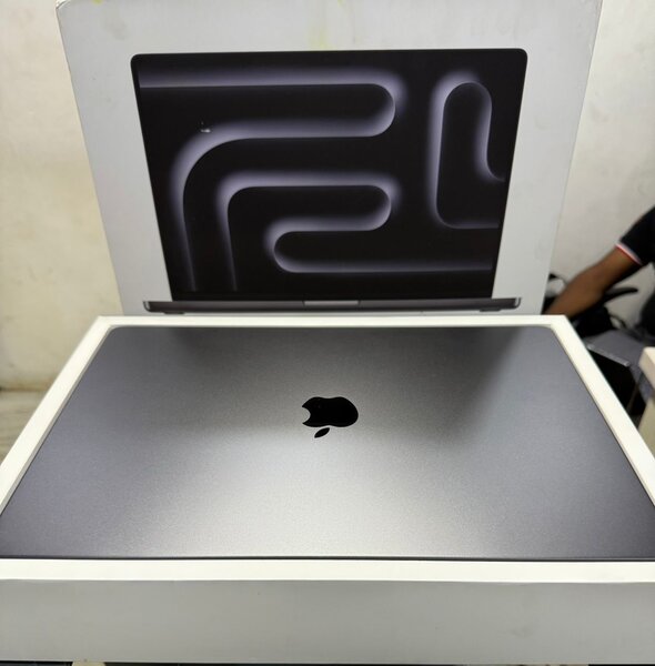 PC MacBook Pro M4