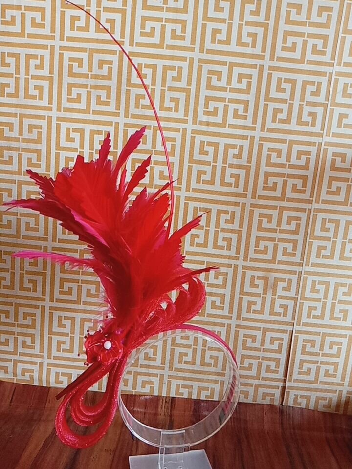 Red fascinator