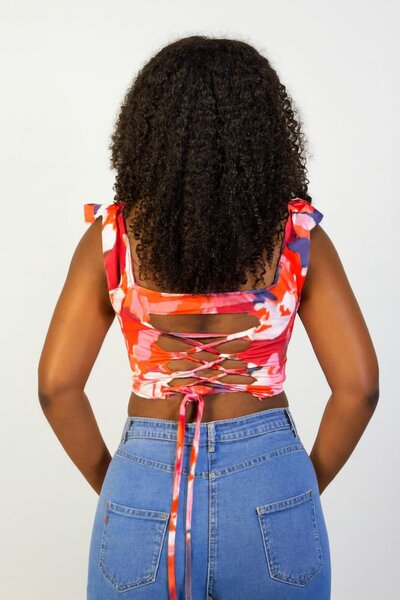 Top à lacets floral vibrant