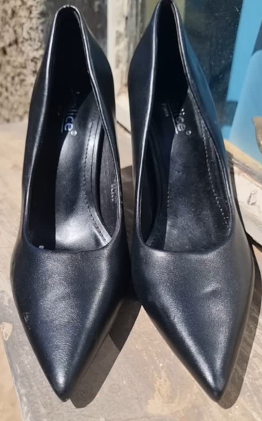 shoes gloss patent heel