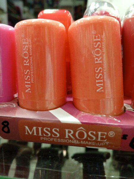 Miss rose tint