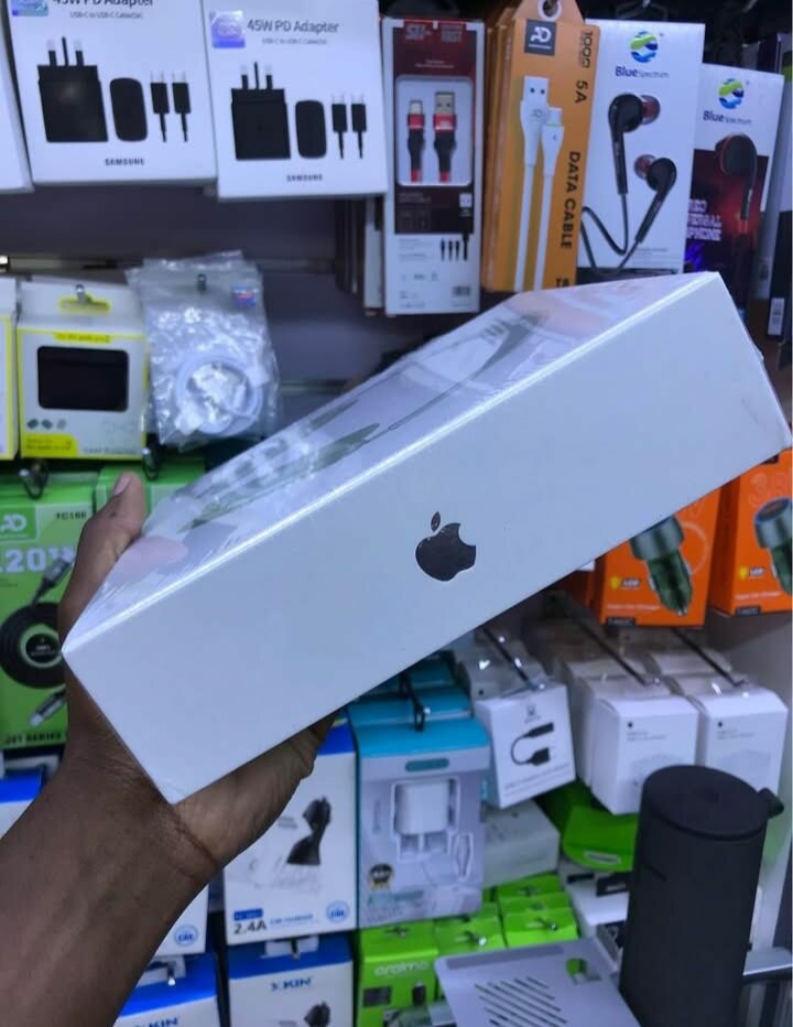 AIRPODS MAX HEADPHONES