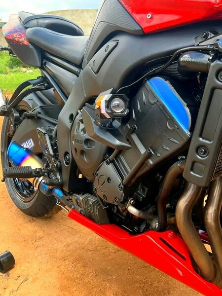 Moto Yamaha Rapide et Puissante