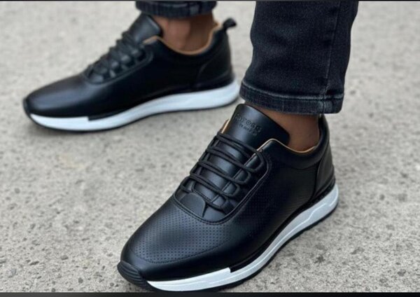 Baskets en cuir noir