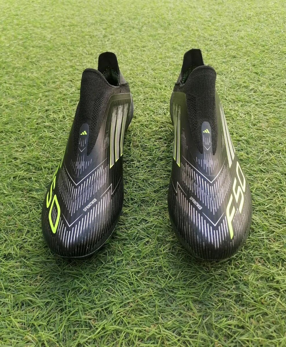 Crampons Adidas F50