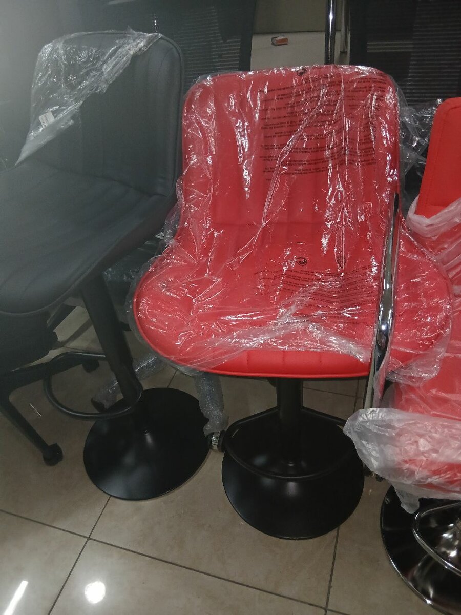 Tabouret de bar pivotant moderne