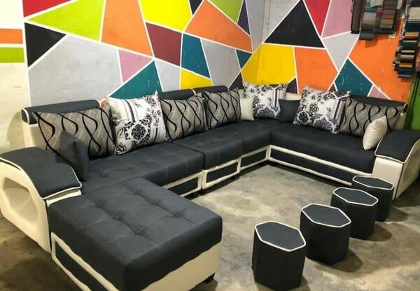 Canapé d'angle moderne avec poufs