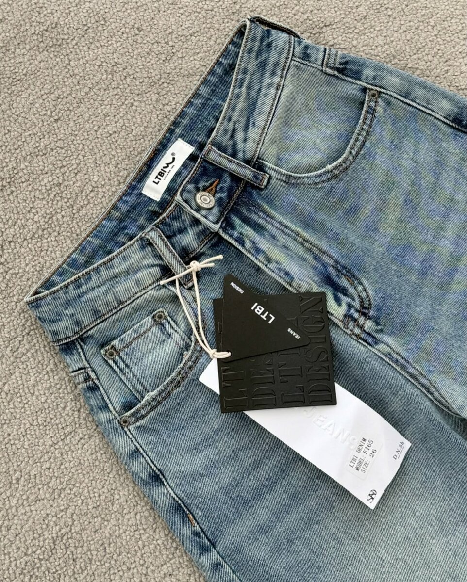 Женские джинсы