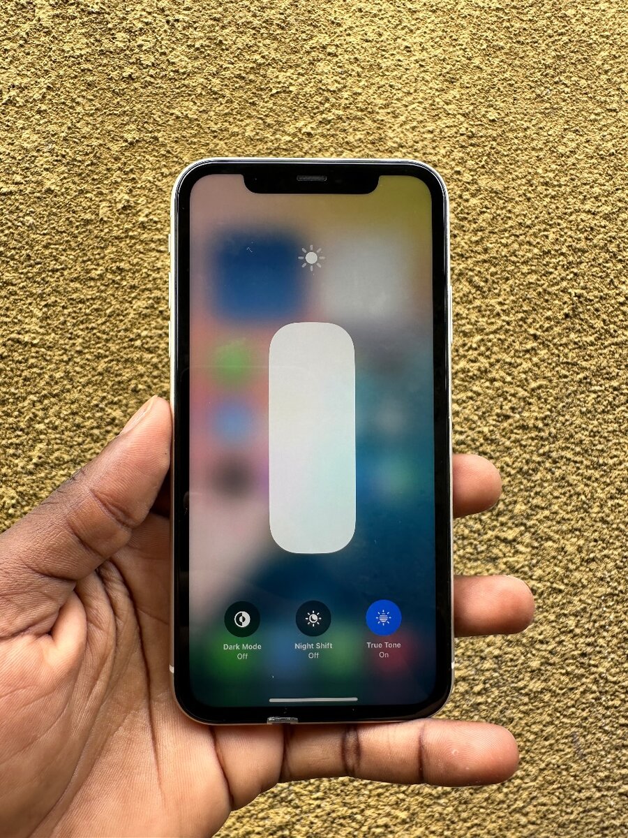 IPHONE 11 SIMPLE 64 G QUASI NEUF COLIS IMPORTER