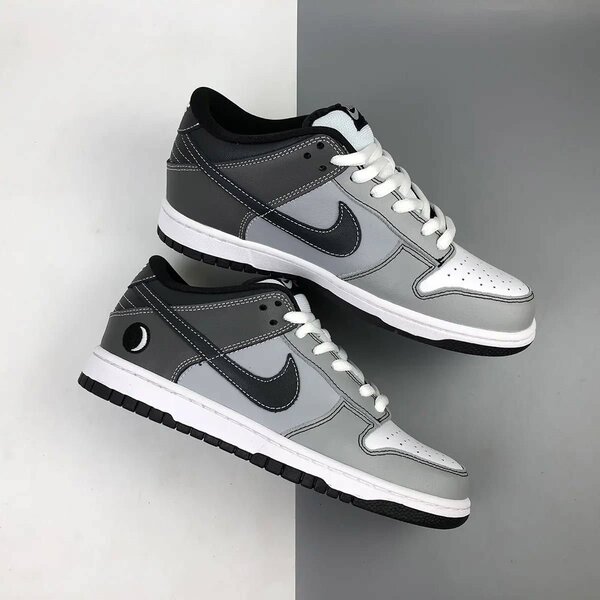 Nike Sb Dunk Low "Lunar Eclips