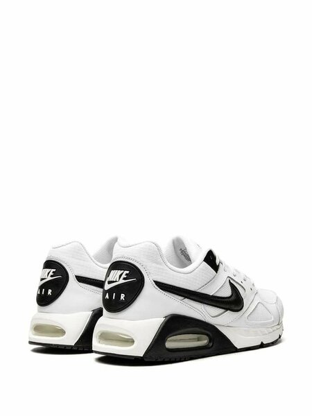 Basket Nike Air Max Blanc et Noir