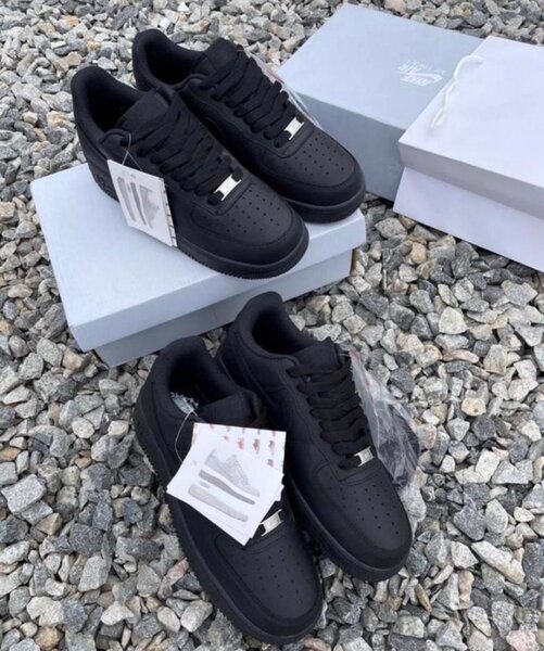 Nike Airforce 1 triple black
