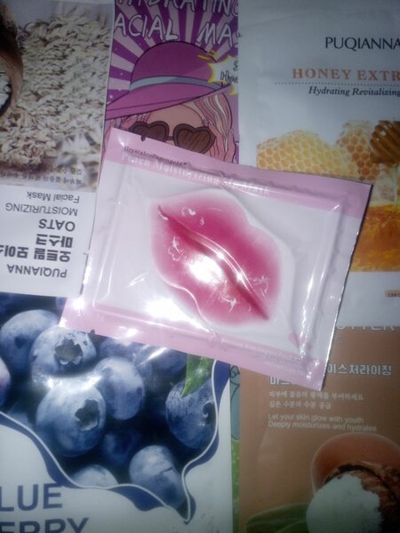 Masque et tatouage éphémère.