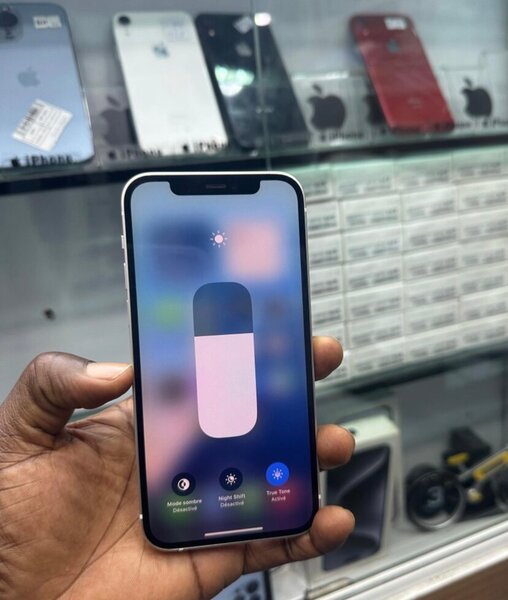 iPhone 12 simple