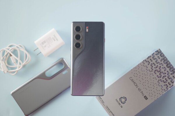Smartphone Tecno Camon 40 Pro