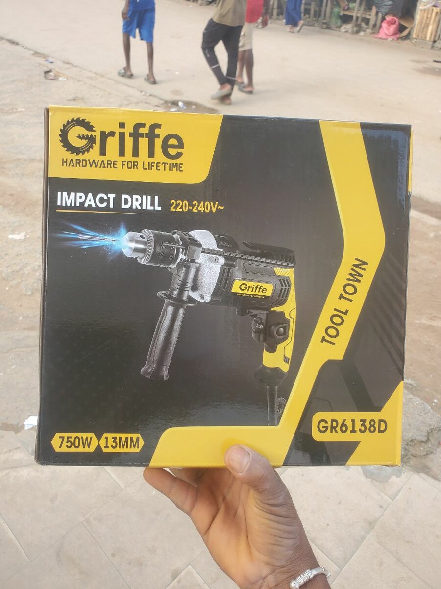 Perceuse à percussion Griffe 750W