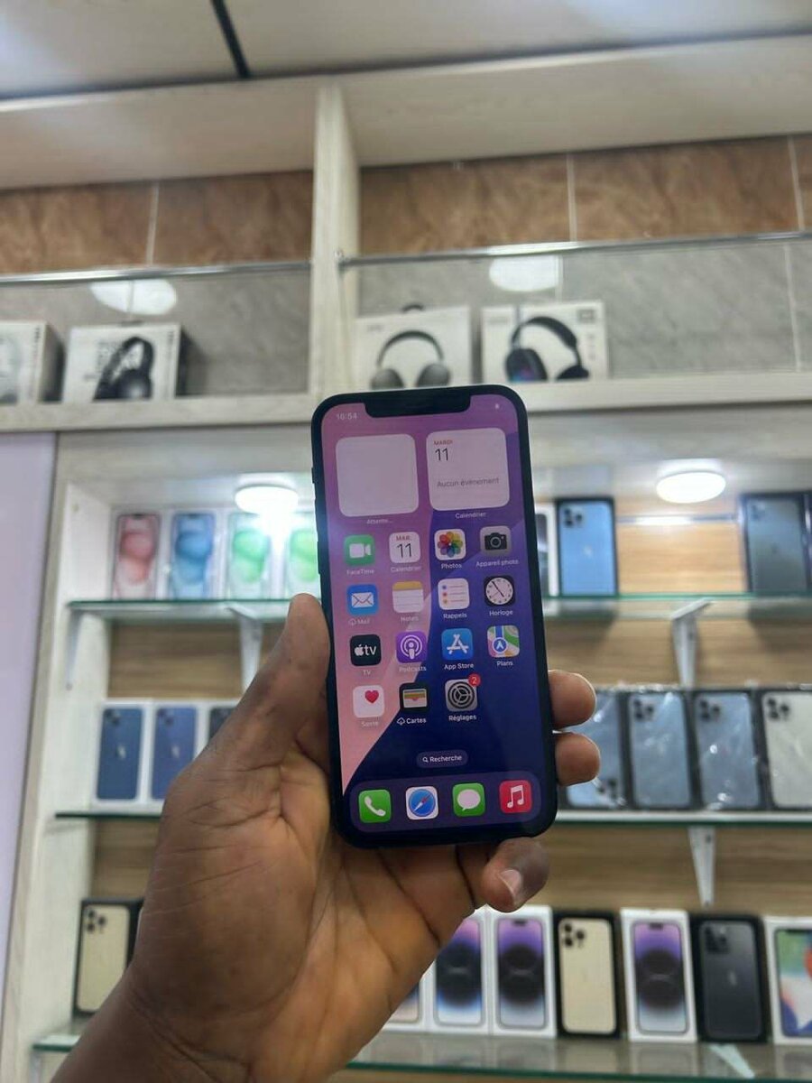 iPhone 12 simple 128giga retour quasi neuf