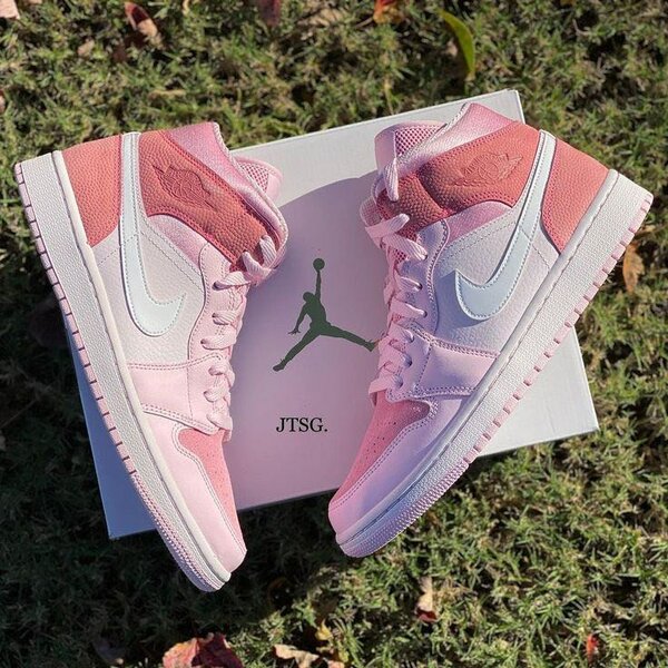 Jordan 1 pink