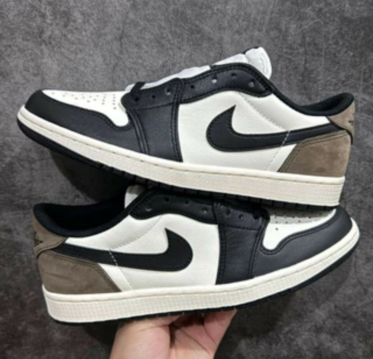 AIR JORDAN 1