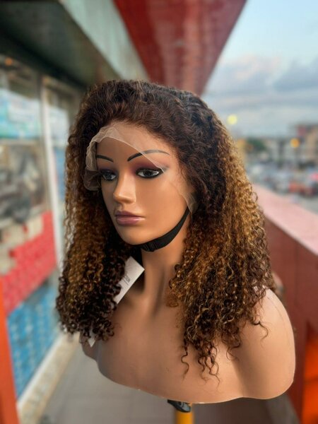 Dame Élégante frontale