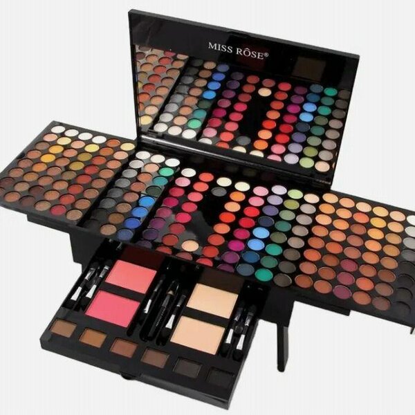 Eye shadow kits