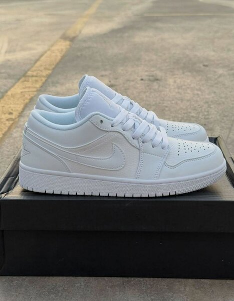 Jordan 1 low blanc