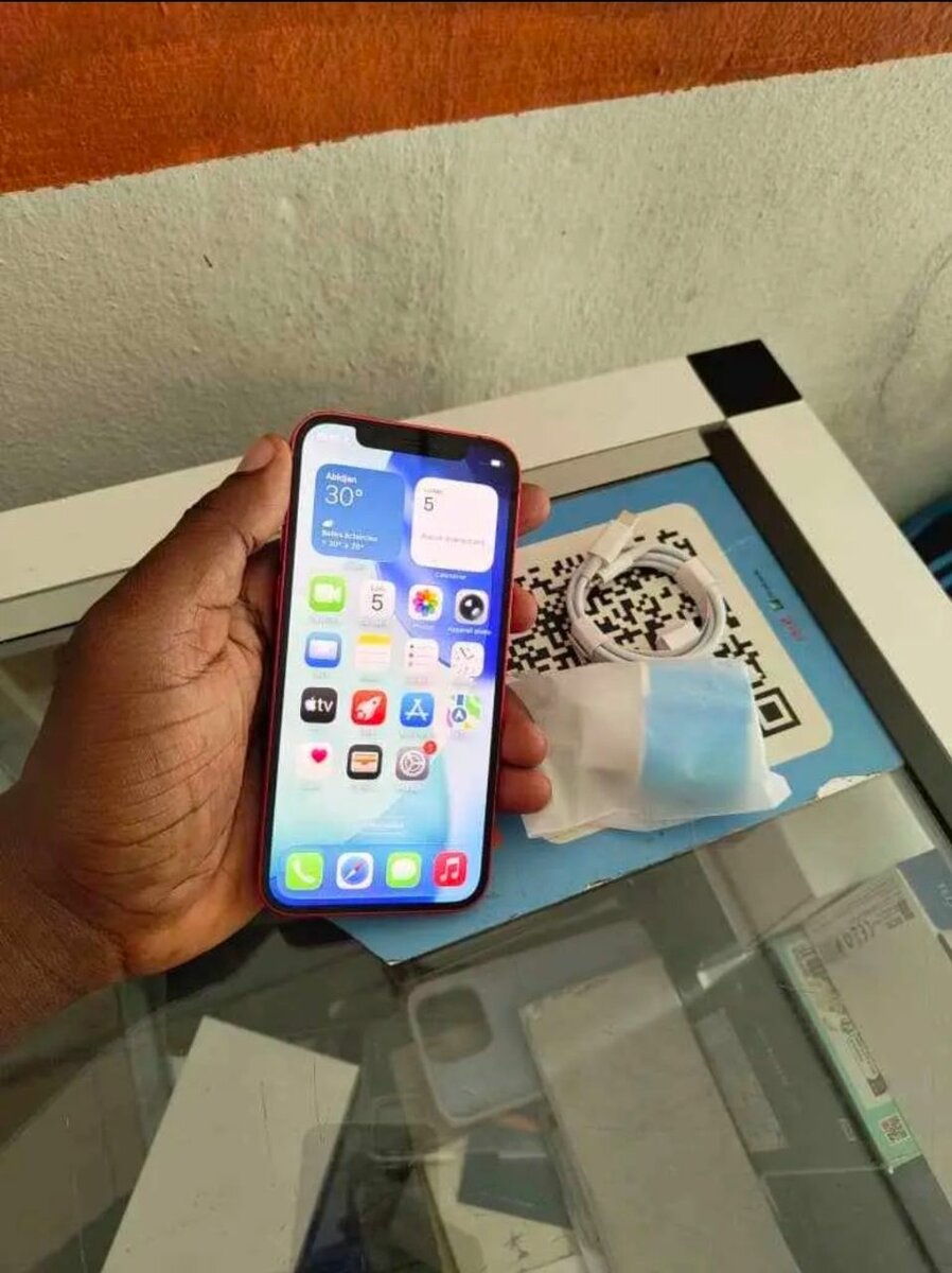 iPhone 12 Rouge Neuf