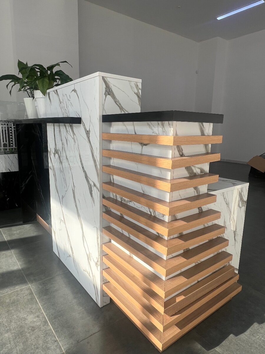 Дизайнерский ресепшен в отличном состоянии