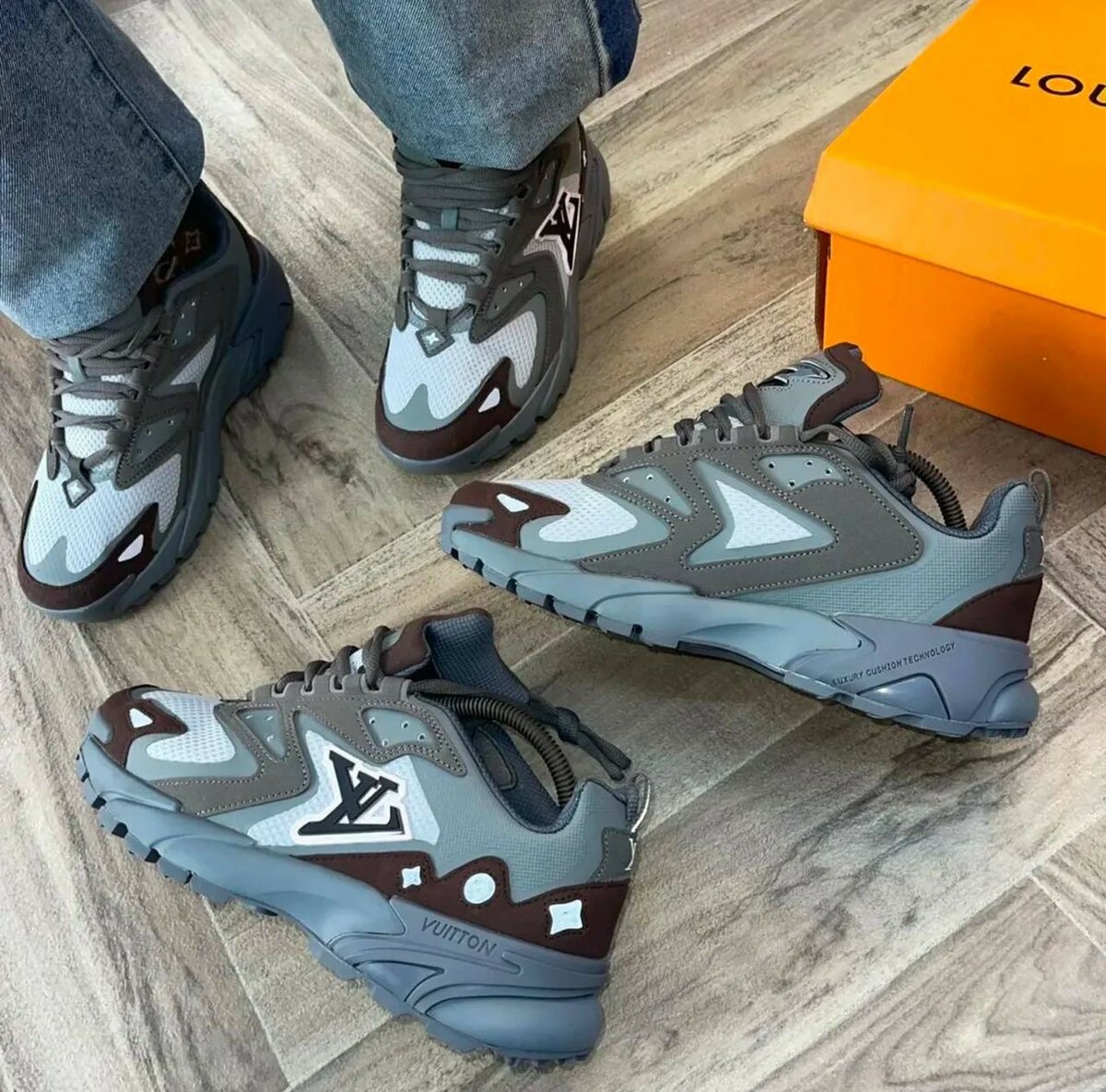 LOUIS VUITTON CLASSIC WEAR