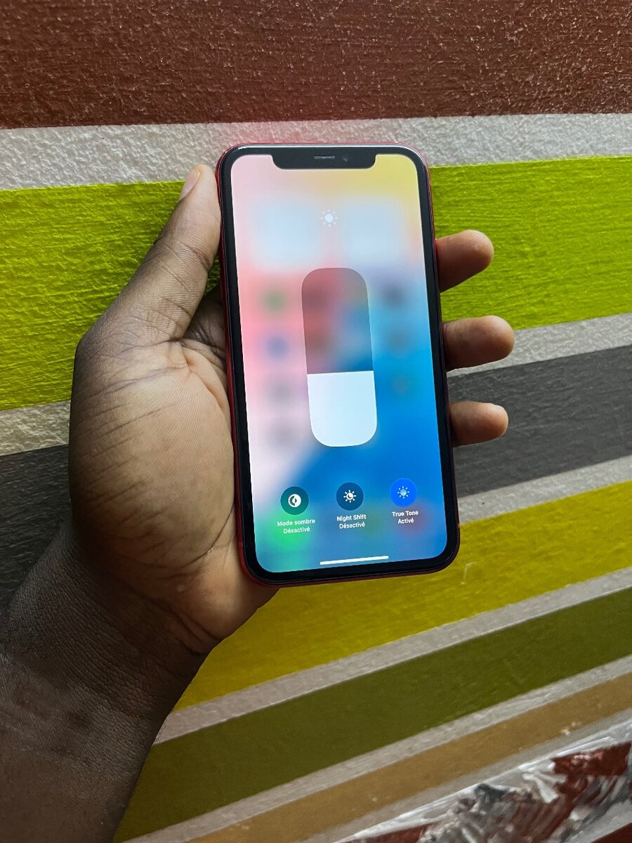 iPhone 11 rouge 64gb