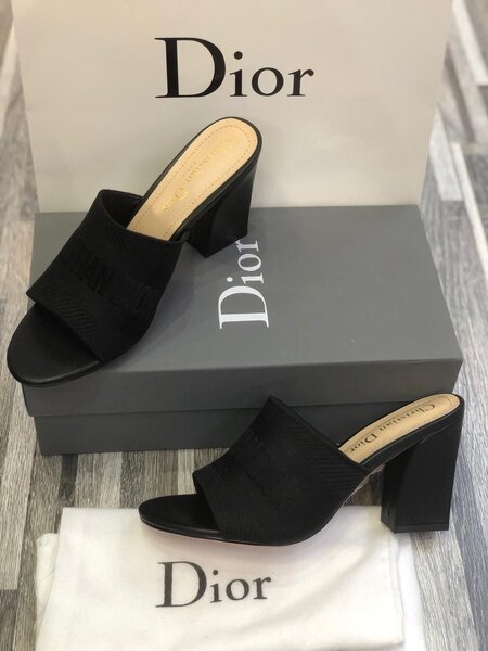 Mules à talons élégantes