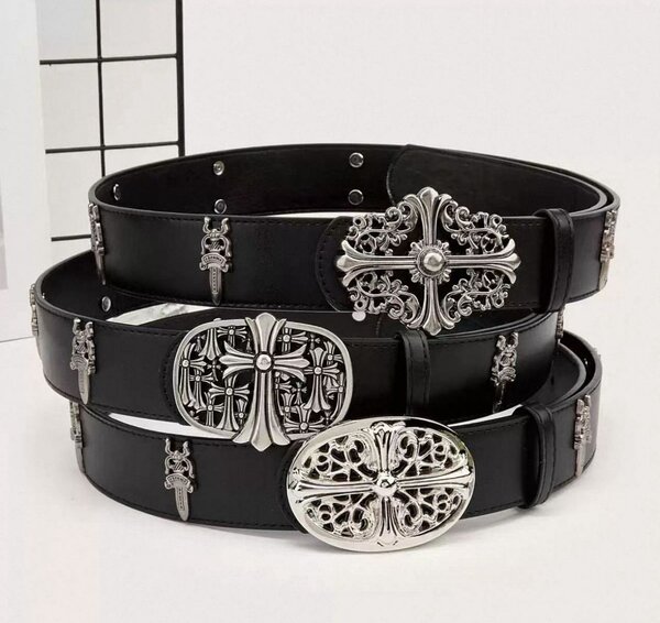 Ceinture en cuir avec boucles décoratives