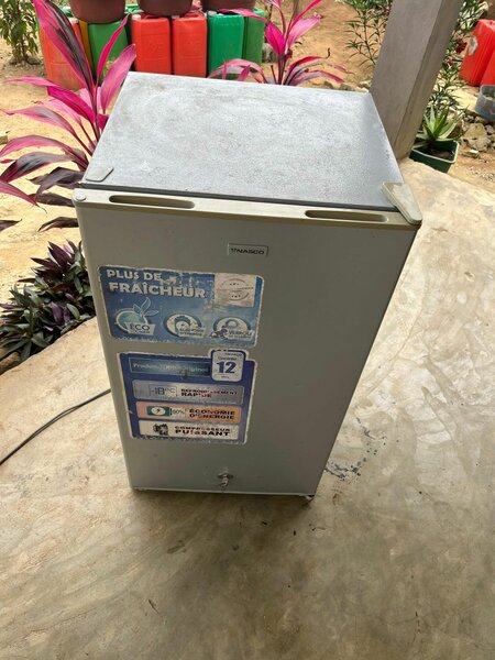 Mini réfrigérateur compact