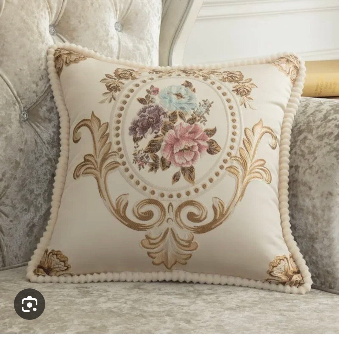 Coussins décoratifs fleuris élégants