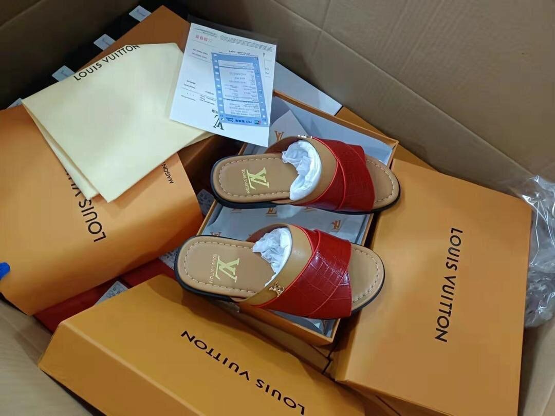 Louis Vuitton slippers