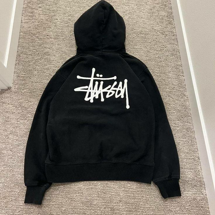 Sweat à capuche logo stylisé