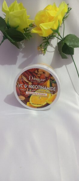 Disaar Vitamin C&Niacinamide face& body scrub