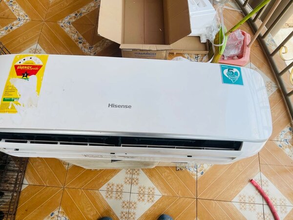 His sense 2.5hp air conditione