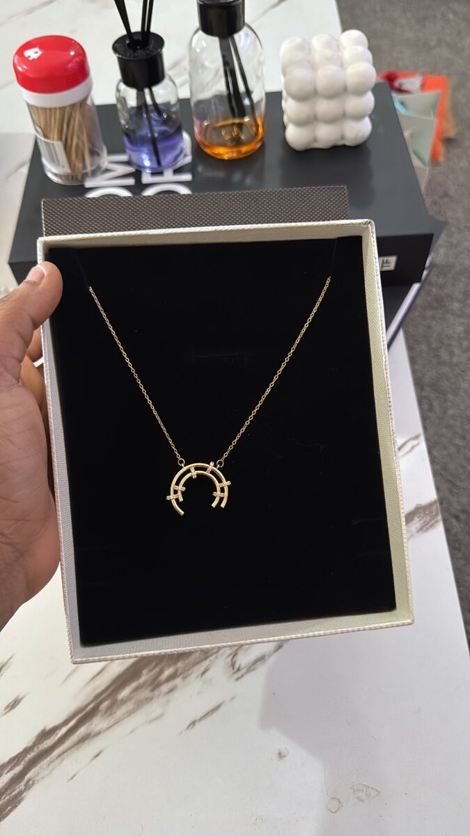 Collier pendentif en or élégant