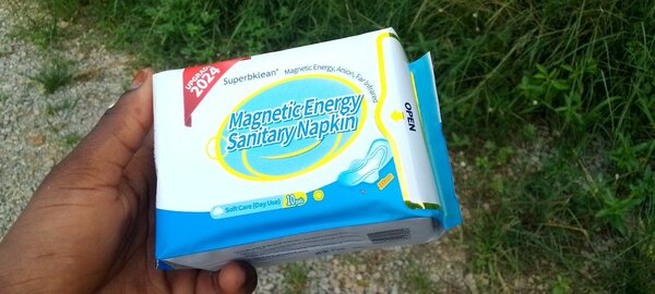 Serviettes hygiéniques magnétiques