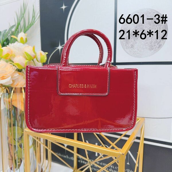 Sacs à main élégants vernis