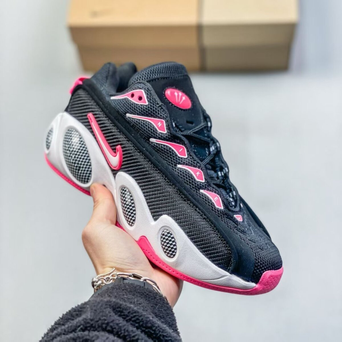 Baskets tendance noir et rose