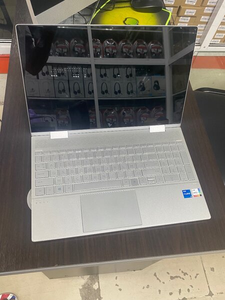 Ordinateur hp envy 15" x360 core i5 ram 8 go disque dur 512