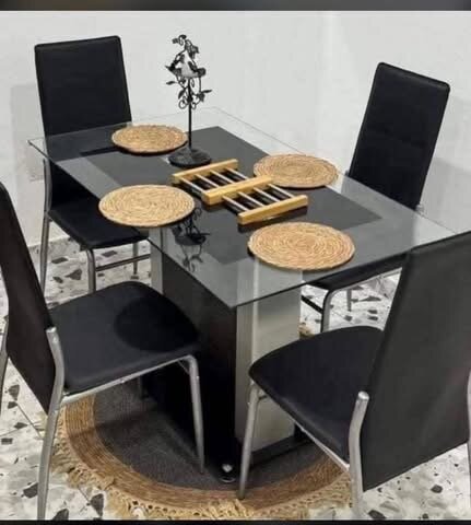 Table à manger moderne