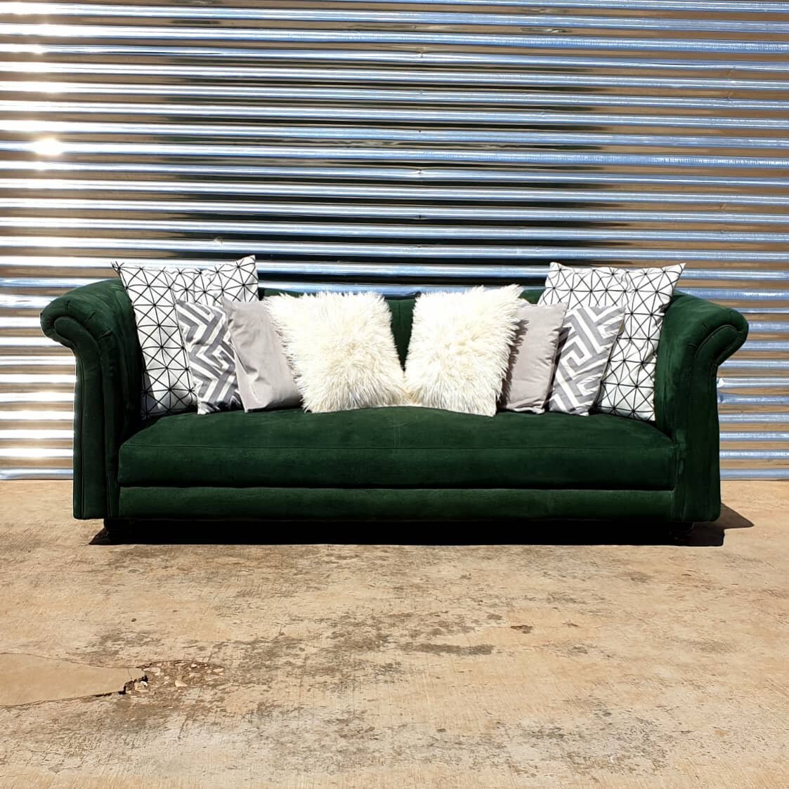  set of 2x 3 seater couch 