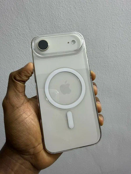 iPhone 17