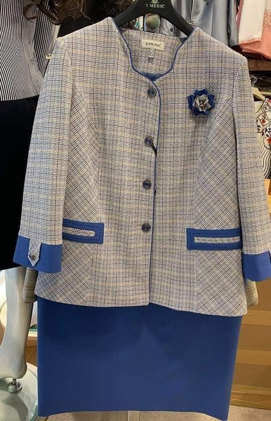 Suit blanc bleu