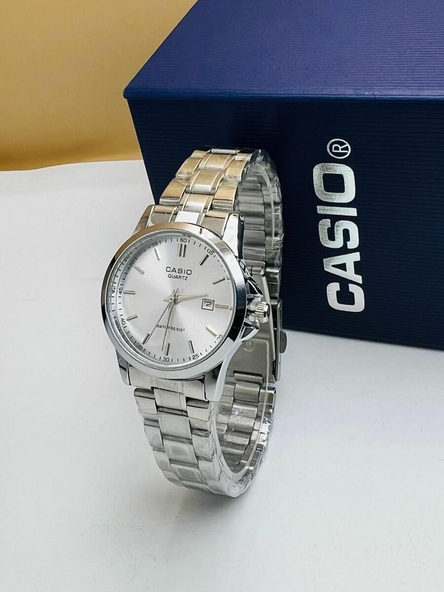 Montre bracelet en acier Casio