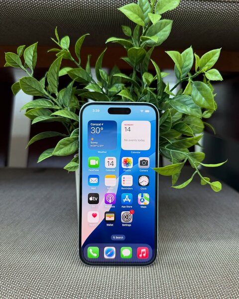 iPhone 15 bleu Comme Neuf